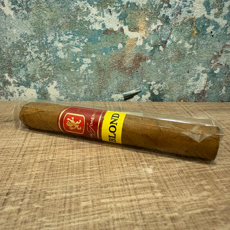 Leon Jimenes Petit Corona Blond (Vanilla) Cigars